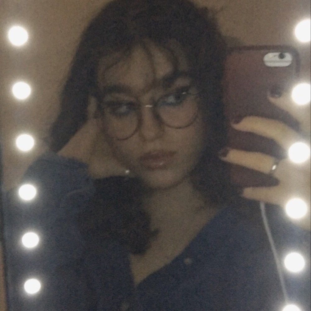 Meet your Posher, Isabelle